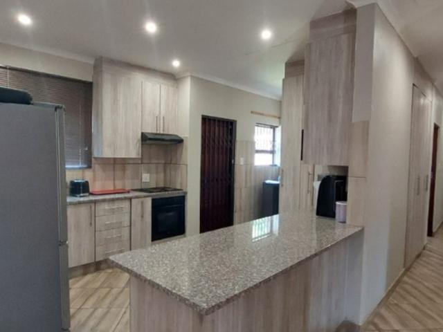 3 Bedroom Townhouse For Sale in Pretoria North