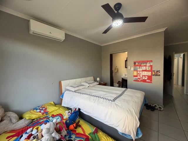 3 Bedroom Townhouse For Sale in Radiokop