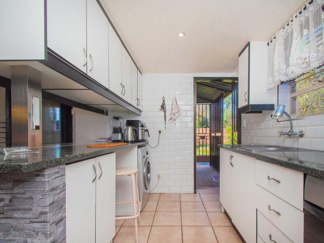 3 Bedroom Townhouse For Sale in Radiokop