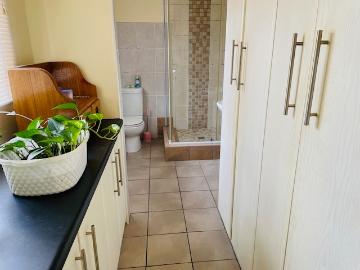 3 Bedroom Townhouse For Sale in Raisethorpe