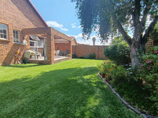 3 Bedroom Townhouse For Sale in Randhart