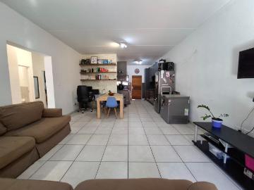 3 Bedroom Townhouse For Sale in Ravenswood