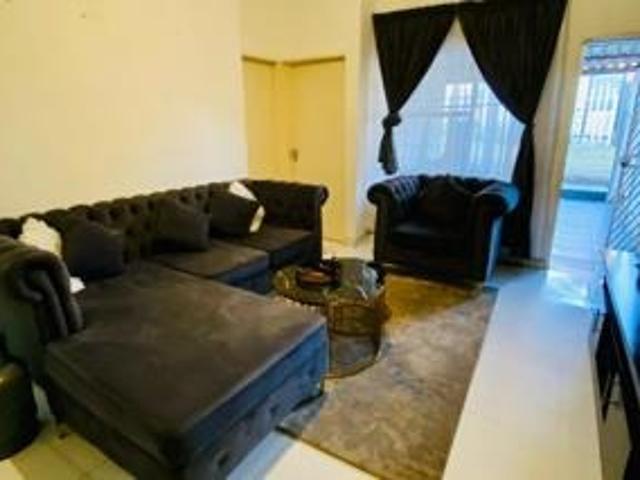 3 Bedroom Townhouse For Sale in Ridgeway