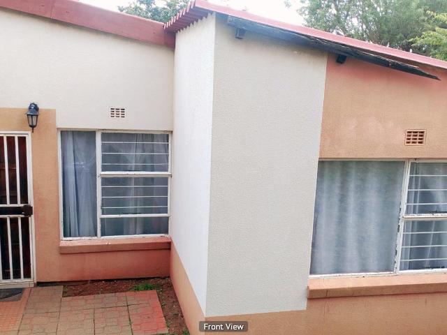 3 Bedroom Townhouse For Sale in Ridgeway