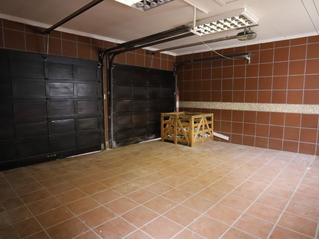 3 Bedroom Townhouse For Sale in Riebeeckstad
