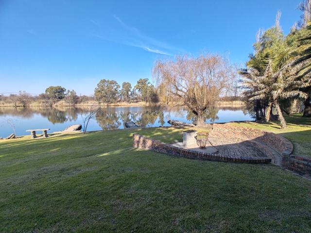 3 Bedroom Townhouse For Sale in Riverspray Lifestyle Estate