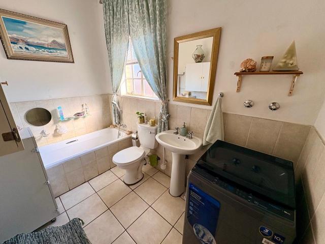 3 Bedroom Townhouse For Sale in Robin Park
