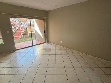 3 Bedroom Townhouse For Sale in Roodepoort