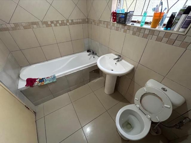 3 Bedroom Townhouse For Sale in Rosettenville