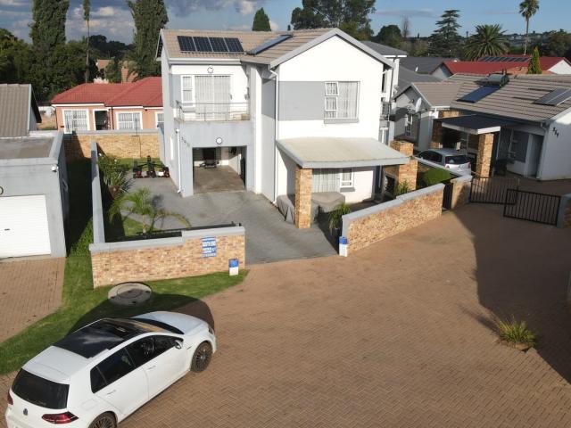 3 Bedroom Townhouse For Sale in Roseacre