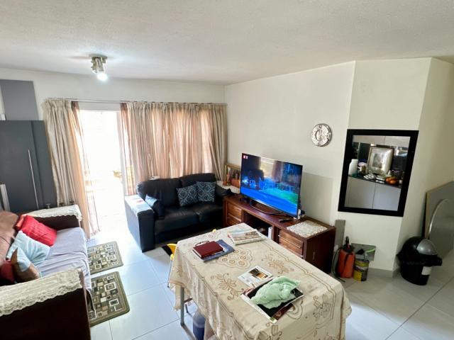 3 Bedroom Townhouse For Sale in Suideroord