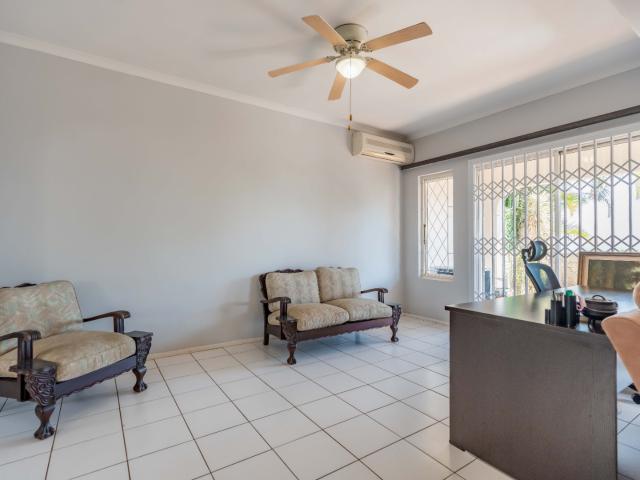3 Bedroom Townhouse For Sale in Sunningdale