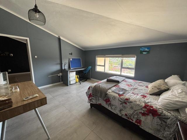3 Bedroom Townhouse For Sale in Sunningdale