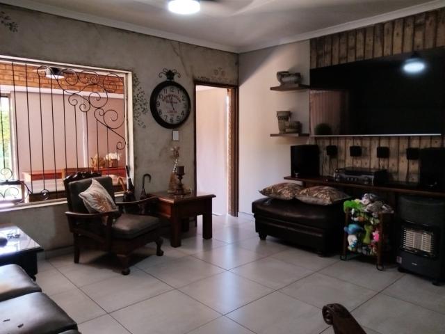 3 Bedroom Townhouse For Sale in Sunair Park