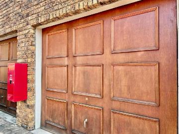 3 Bedroom Townhouse For Sale in Safari Gardens