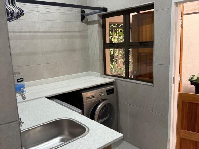 3 Bedroom Townhouse For Sale in Safari Gardens
