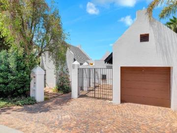 3 Bedroom Townhouse For Sale in Sandown