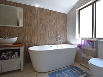 3 Bedroom Townhouse For Sale in Sandown