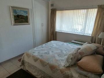 3 Bedroom Townhouse For Sale in Scottburgh South