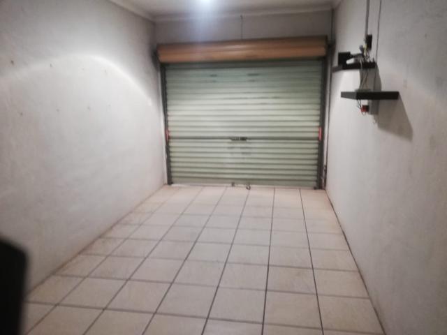 3 Bedroom Townhouse For Sale in Scottsville