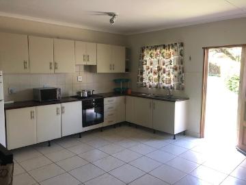 3 Bedroom Townhouse For Sale in Scottsville