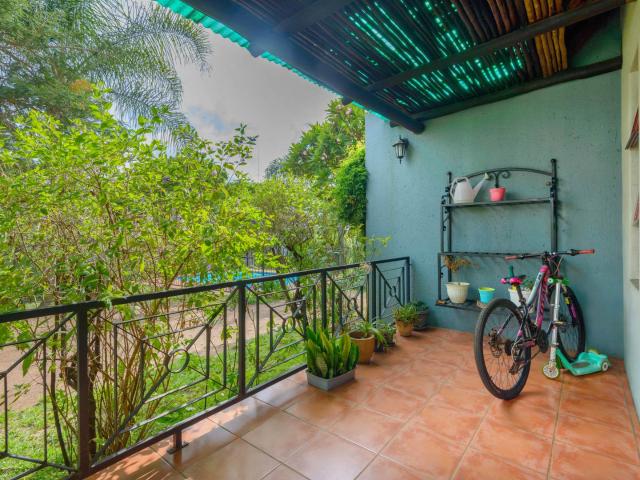 3 Bedroom Townhouse For Sale in Sharonlea