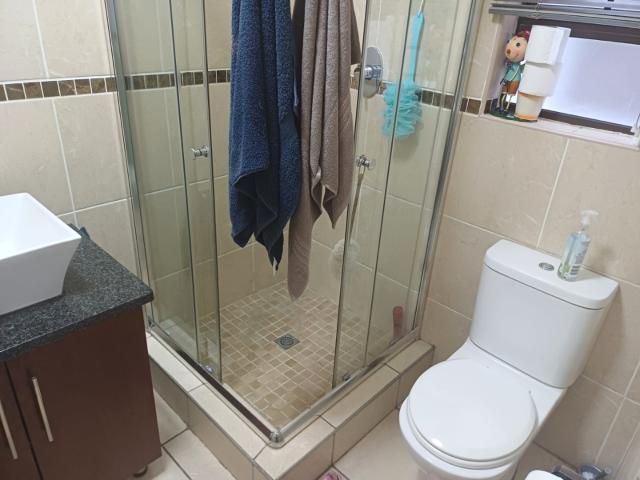 3 Bedroom Townhouse For Sale in Shellyvale