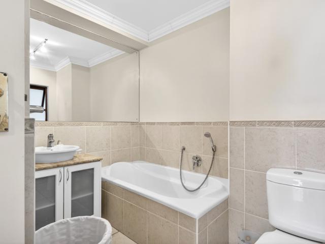 3 Bedroom Townhouse For Sale in Signal Hill