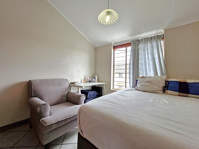 3 Bedroom Townhouse For Sale in Silverton