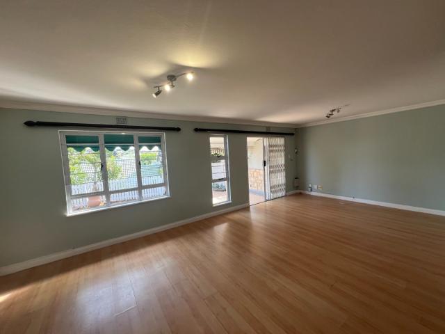 3 Bedroom Townhouse For Sale in Somerset Park
