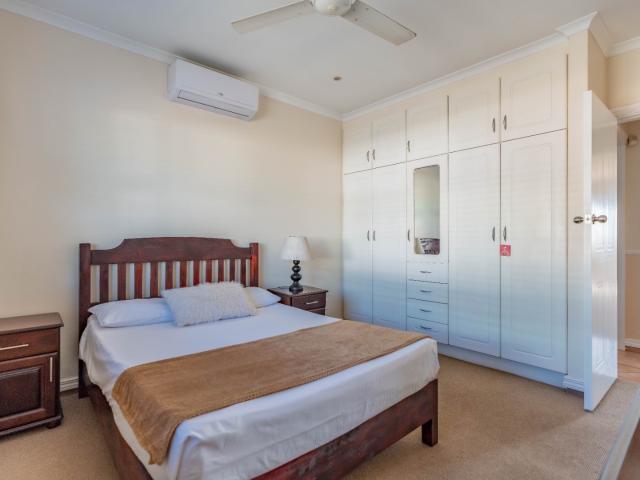 3 Bedroom Townhouse For Sale in Somerset Park