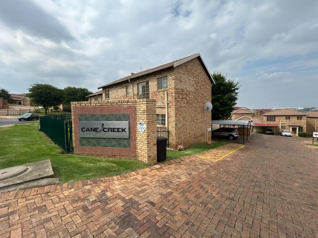 3 Bedroom Townhouse For Sale in South Crest
