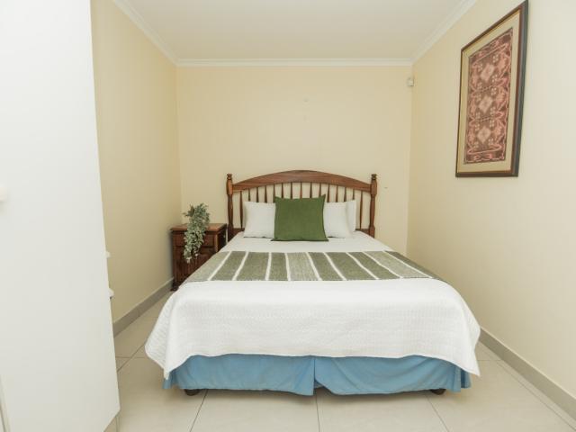 3 Bedroom Townhouse For Sale in South End