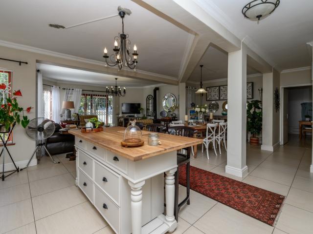 3 Bedroom Townhouse For Sale in South End