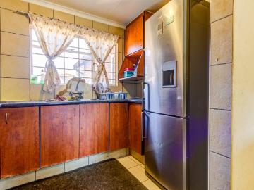 3 Bedroom Townhouse For Sale in Spartan