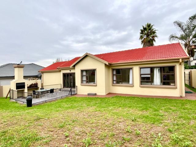 3 Bedroom Townhouse For Sale in The Reeds