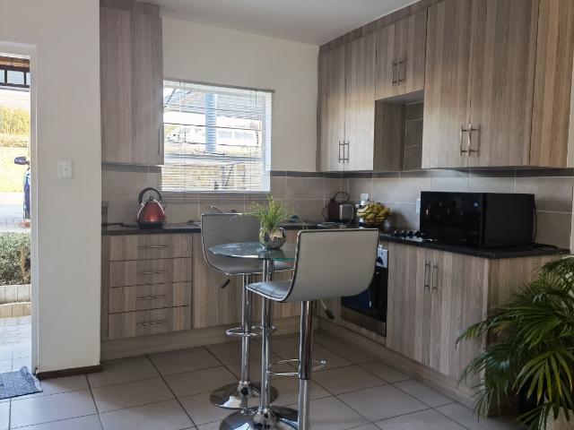 3 Bedroom Townhouse For Sale in Theresapark