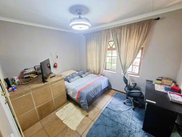 3 Bedroom Townhouse For Sale in Uvongo
