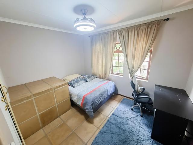 3 Bedroom Townhouse For Sale in Uvongo