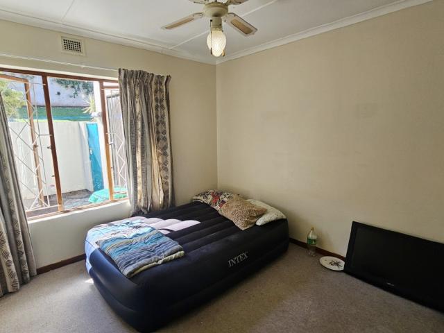 3 Bedroom Townhouse For Sale in Uvongo