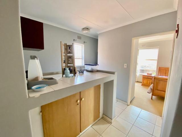 3 Bedroom Townhouse For Sale in Vaalpark
