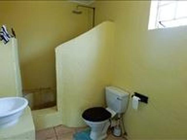 3 Bedroom Townhouse For Sale in Van Riebeeck Park