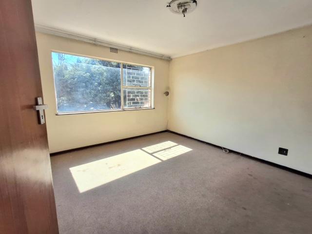 3 Bedroom Townhouse For Sale in Vanderbijlpark CE 3