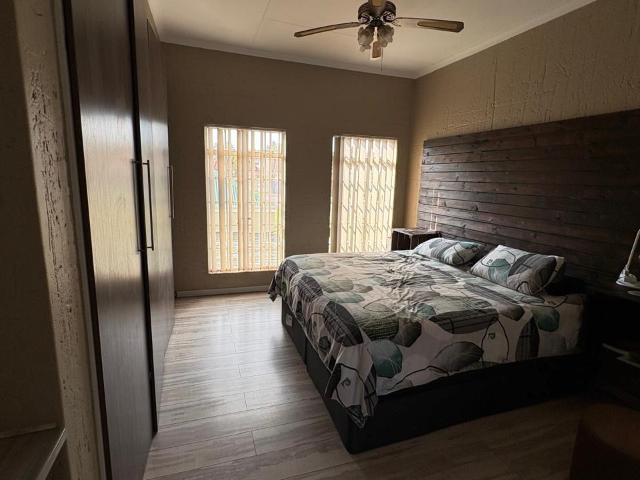 3 Bedroom Townhouse For Sale in Vanderbijlpark SW 5