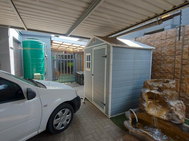 3 Bedroom Townhouse For Sale in Vanderbijlpark SE 2