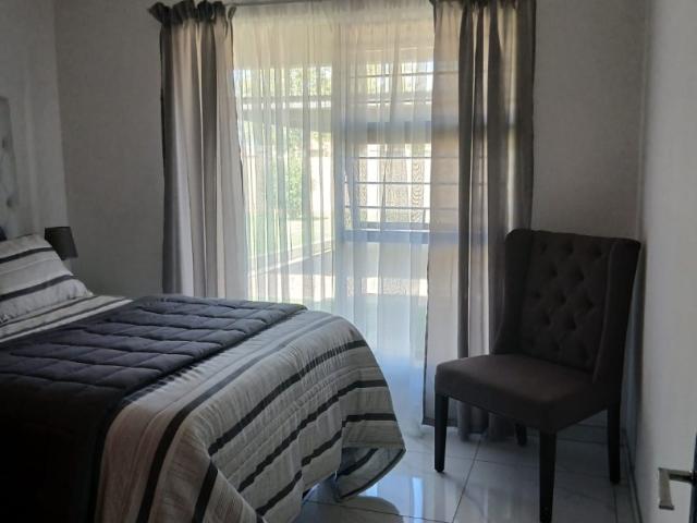 3 Bedroom Townhouse For Sale in Vanderbijlpark SE 8