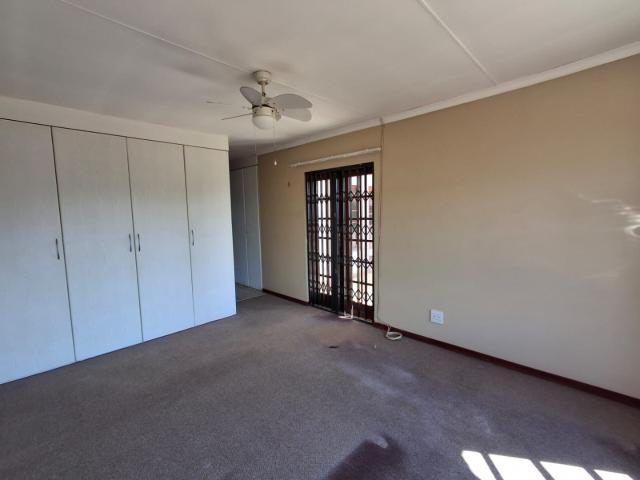 3 Bedroom Townhouse For Sale in Visagie Park
