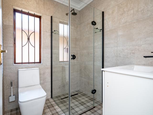 3 Bedroom Townhouse For Sale in Waterfall
