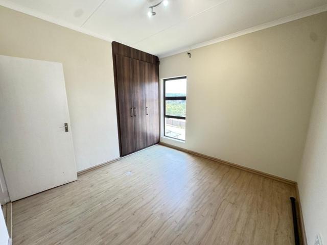 3 Bedroom Townhouse For Sale in Waterfall