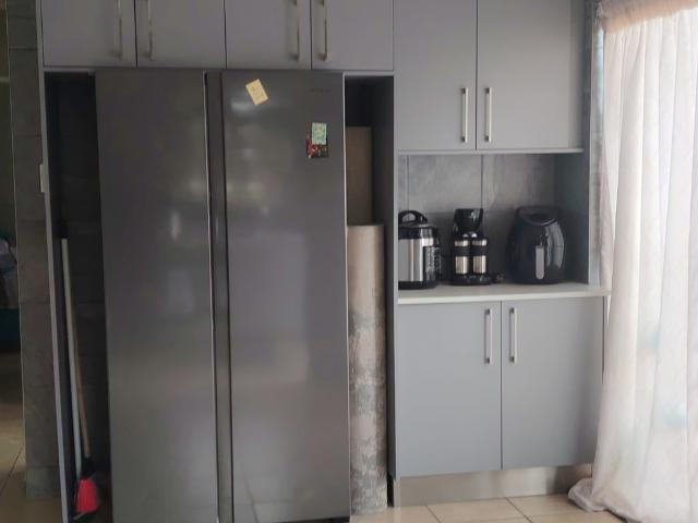 4 Bedroom Townhouse For Sale in Waterkloof